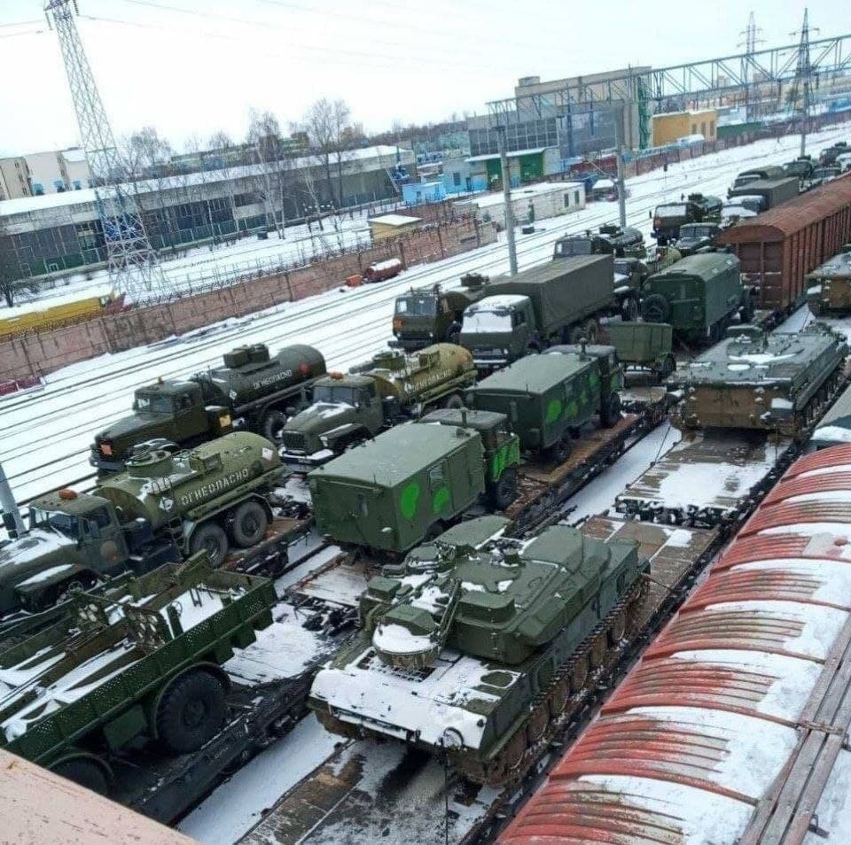 Станция Гомель 26 января 2022 года. Воинскими эшелонами занята половина путей приёмо-отправочного парка