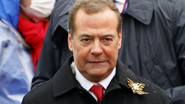 Россиянин ответил на комментарий Медведеву. После этого у него забрали сообщество во «ВКонтакте», а его коллегу задержали
