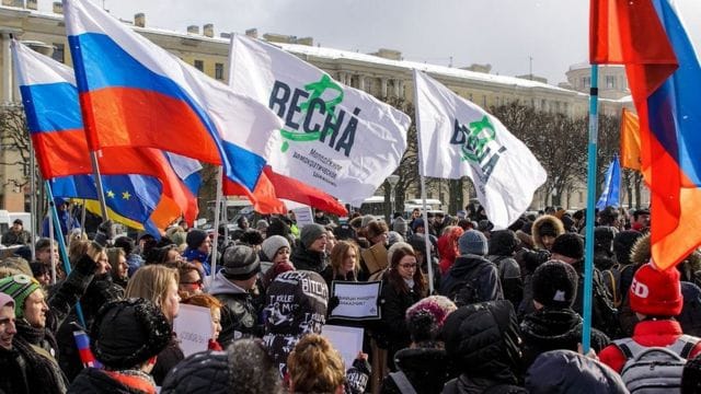 У пяти активистов и бывших членов демократического движения «Весна» прошли обыски